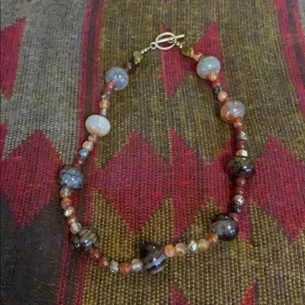 Women’s necklace
